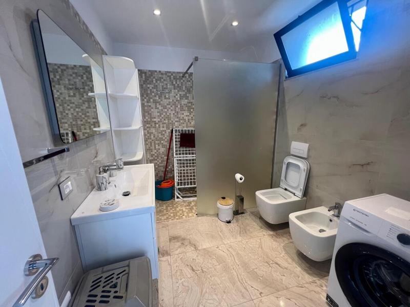 Shtëpi private me qera në Rruga Justin Godar, Vlorë, 80 m². Foto 11 nga 12
