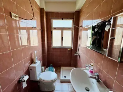 Zyrë me qera në Garda, Tiranë, 146 m². Foto 4 nga 6