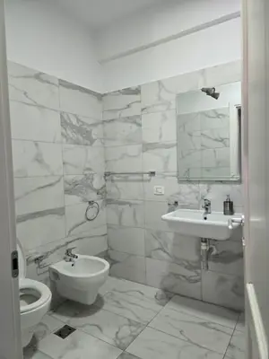 Apartament 3+1 me qera në Rruga e Bogdanëve, Tiranë, 100 m². Foto 3 nga 12