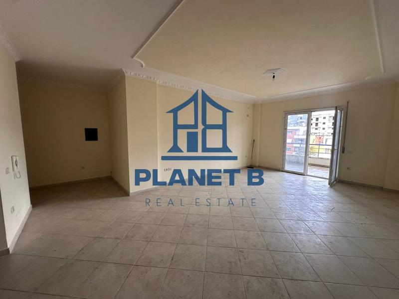 Apartament 3+1 në shitje në Transballkanike, Vlorë, 205 m². Foto 2 nga 7