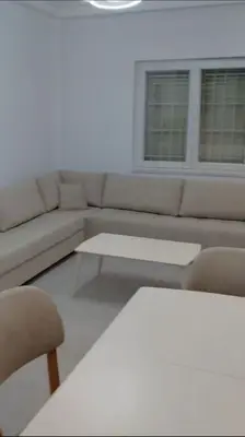 Apartament 1+1 me qera në Rruga e Dibrës, Tiranë, 70 m². Foto 2 nga 4