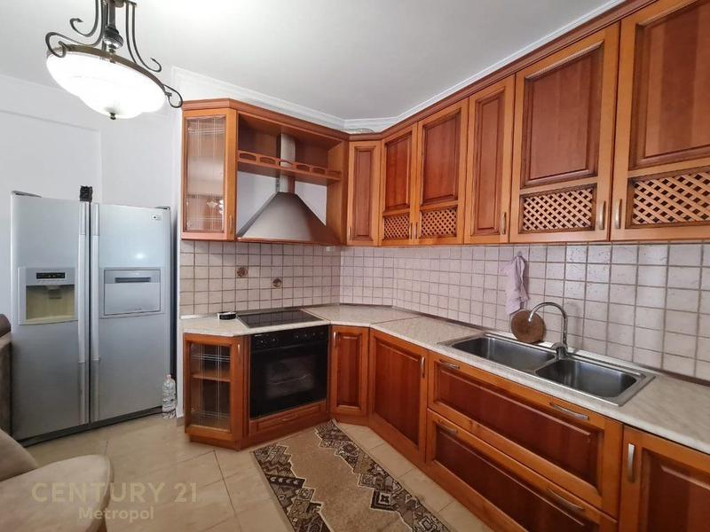 Apartament 2+1 me qera në Rruga Him Kolli, Tiranë, 82 m². Foto 3 nga 7