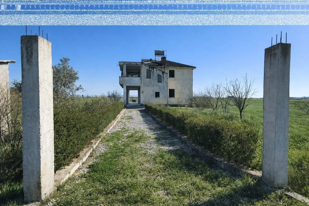 House for sale in Durrës, 302 m². Photo 1 of 3