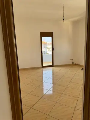 Apartament 3+1 me qera në Rruga Glaukia, Durrës, 165 m². Foto 3 nga 12