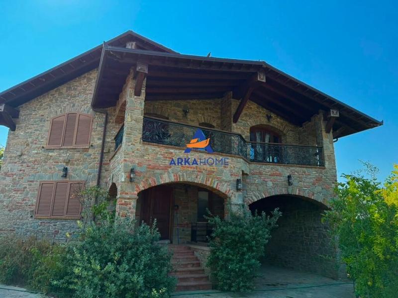 Villa in vendita a Ndroq, Tirana, 320 m²