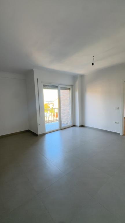 Apartament 1+1 në shitje në Bulevardi Blu, Kamëz, 77 m². Foto 3 nga 5