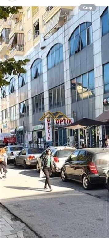 Dyqan në shitje në Pallati i Sportit Ramazan Njala, Durrës, 77 m². Foto 1 nga 1