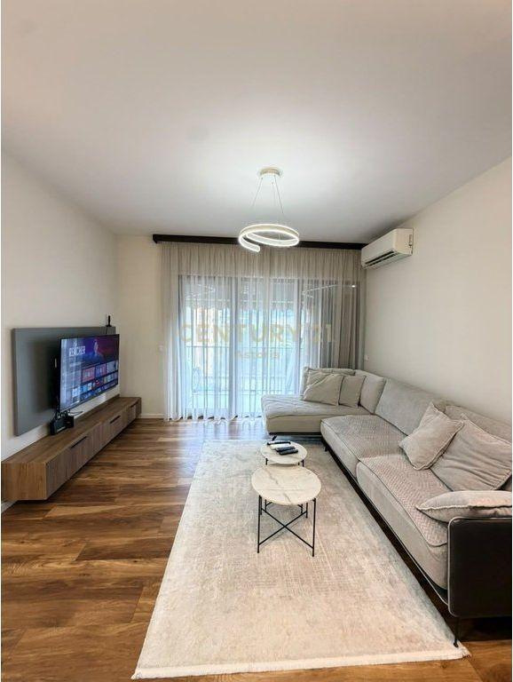 Apartment for sale in Rruga Myslym Shyri, Tirana, 85 m²