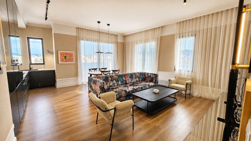 Apartment 2+1 for rent in Vasil Shanto, Tirana, 135 m². Photo 1 of 3