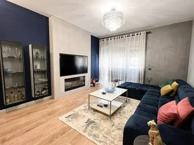Apartament 2+1 në shitje në Liqeni i Thatë, Tiranë, 124 m². Foto 1 nga 8