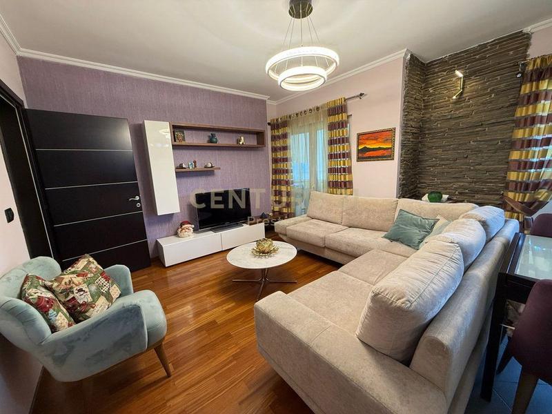 Appartamento 2+1 in affitto a Ambasador 3, Tirana, 96 m²