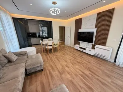 Apartament 3+1 me qera në Porcelan, Tiranë, 140 m². Foto 2 nga 7