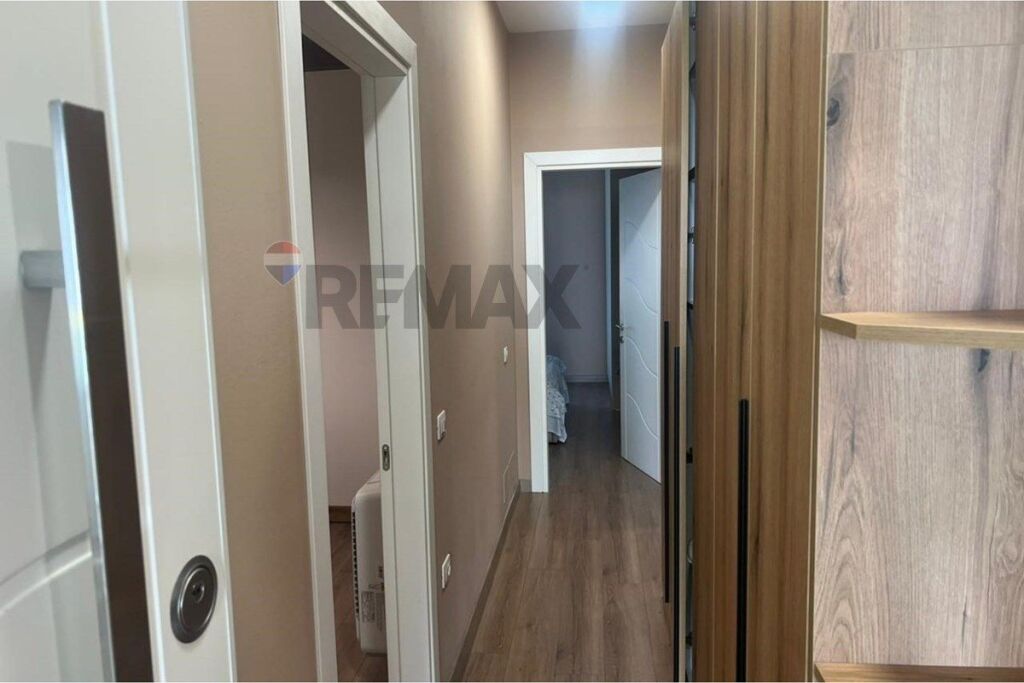 Vilë në shitje në Kodra e Diellit, Tiranë, 223 m². Foto 3 nga 3