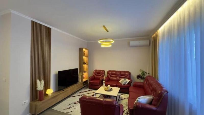 Appartamento 2+1 in affitto a Rruga Llazar Pulluqi, Tirana, 105 m²
