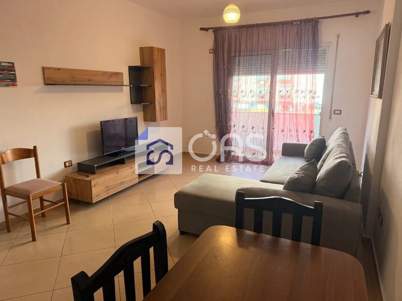 Appartamento 1+1 in affitto a Yzbreisht, Tirana, 70 m²