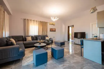 House 2+1 for sale in Tragjas, Vlorë, 318 m². Photo 3 of 12