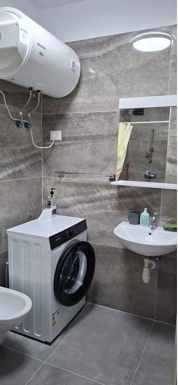 Appartamento 1+1 in affitto a Xhamia e Tabakeve, Tirana, 75 m²