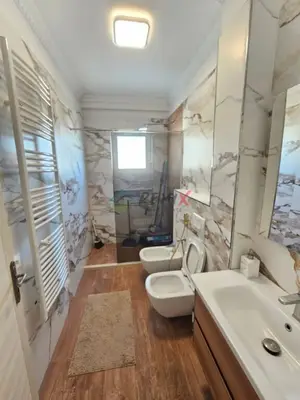 Apartament 2+1 në shitje në Plazh, Durrës, 99 m². Foto 2 nga 12