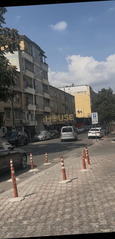 Apartment for sale in Rruga e Barrikadave, Tirana, 90 m². Photo 2 of 3