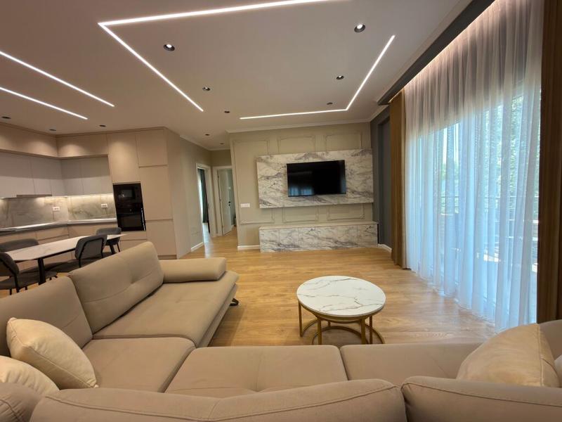 Appartamento 2+1 in affitto a Rruga Panorama e Liqenit, Tirana, 130 m²