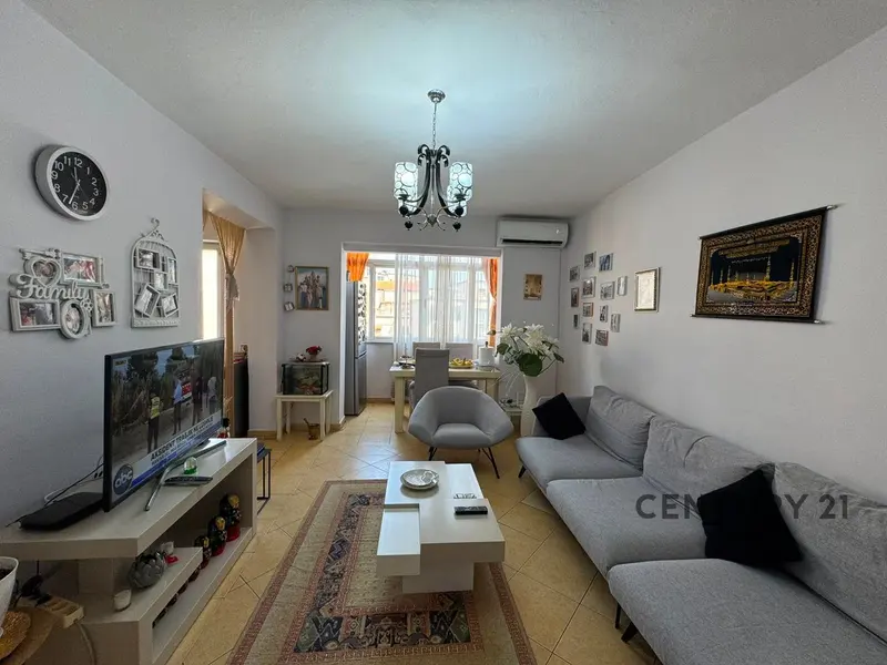 Appartamento 3+1 in vendita a Shkolla e Baletit, Tirana, 97 m²