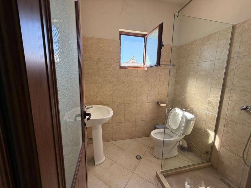 Garsoniere me qera në Rruga Rrota e Kuqe, Durrës, 40 m². Foto 8 nga 11
