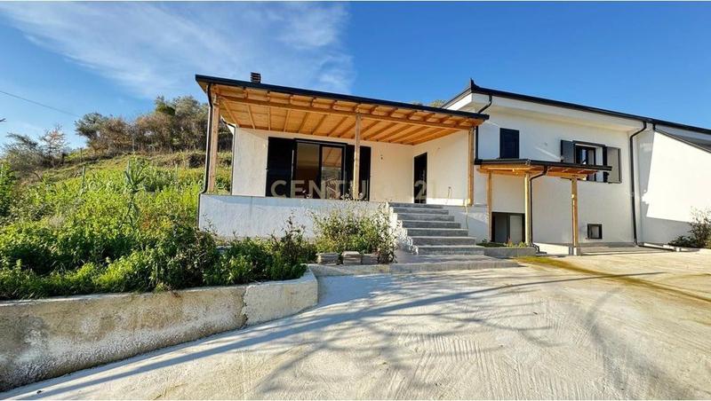 Shtëpi private në shitje në Yzberisht, Tiranë, 810 m²