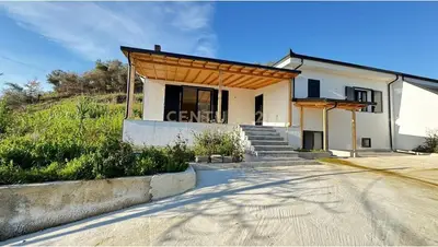 Shtëpi private në shitje në Yzberisht, Tiranë, 810 m². Foto 1 nga 7