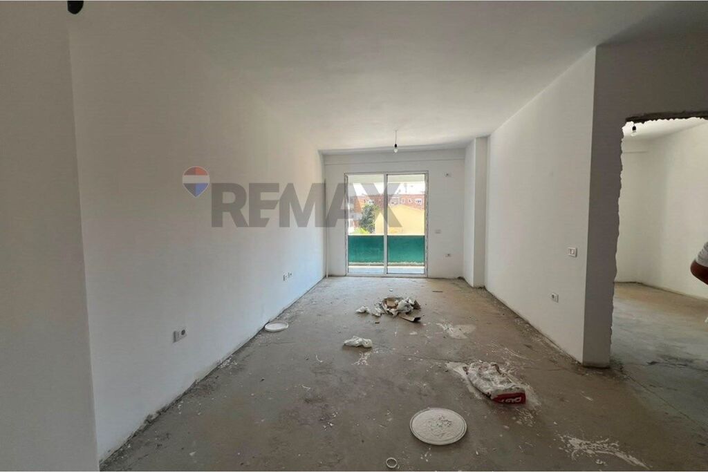 Apartment for sale in Xhamlliku, Tirana, 98 m²
