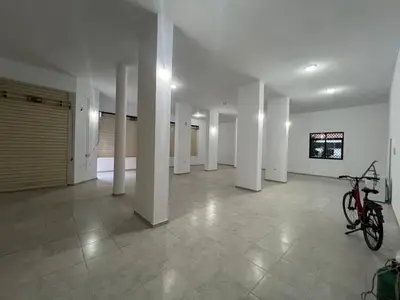 Commercial space for rent in Xhamlliku, Tirana, 160 m². Photo 2 of 2