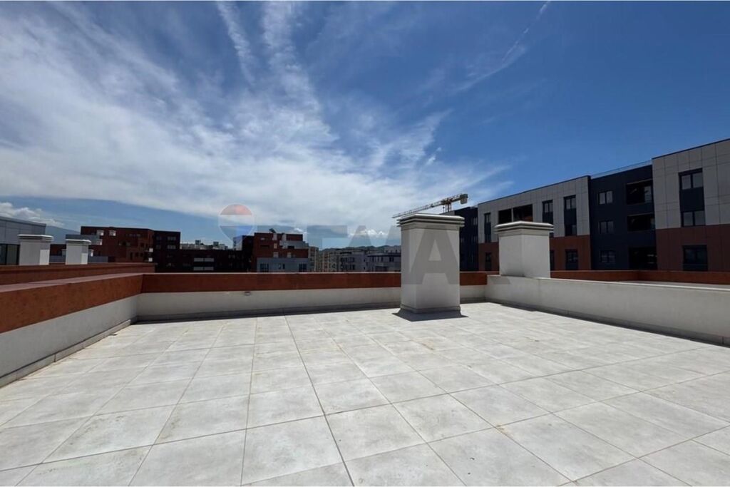 Apartment for sale in Kompleksi Urban Gate, Tirana, 207 m². Photo 2 of 3