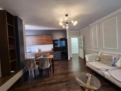 Apartament 1+1 me qera në Rruga Pavaresia, Durrës, 77 m². Foto 2 nga 7
