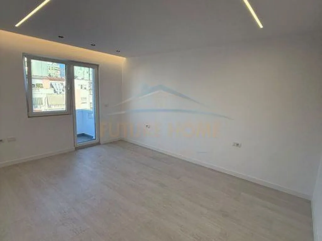 Apartament 2+1 në shitje në Vasil Shanto, Tiranë, 66 m². Foto 1 nga 8