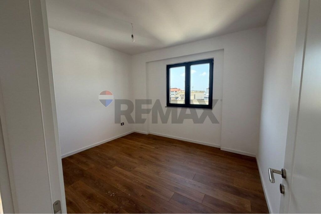 Appartamento in vendita a Komuna e Parisit, Tirana, 88 m². Foto 2 di 3