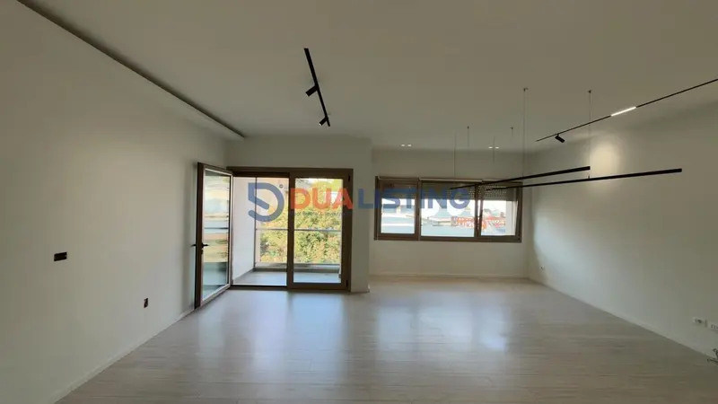 Zyrë me qera në Liceu Artistik, Tiranë, 308 m²