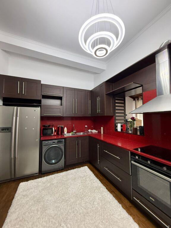 Apartament 2+1 me qera në Rruga e Barrikadave, Tiranë, 120 m². Foto 5 nga 10