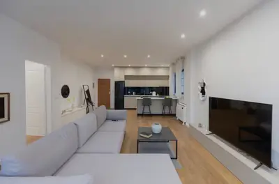 Penthouse me qera në Ish Rajoni i Policisë, Durrës, 200 m². Foto 3 nga 12