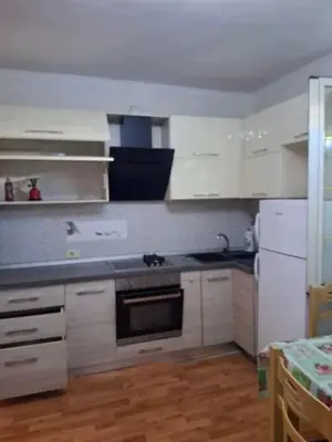 Appartamento 2+1 in affitto ad Oxhaku, Tirana, 90 m². Foto 2 di 5
