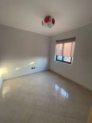 Appartamento in affitto a Blloku, Tirana, 96 m². Foto 7 di 8