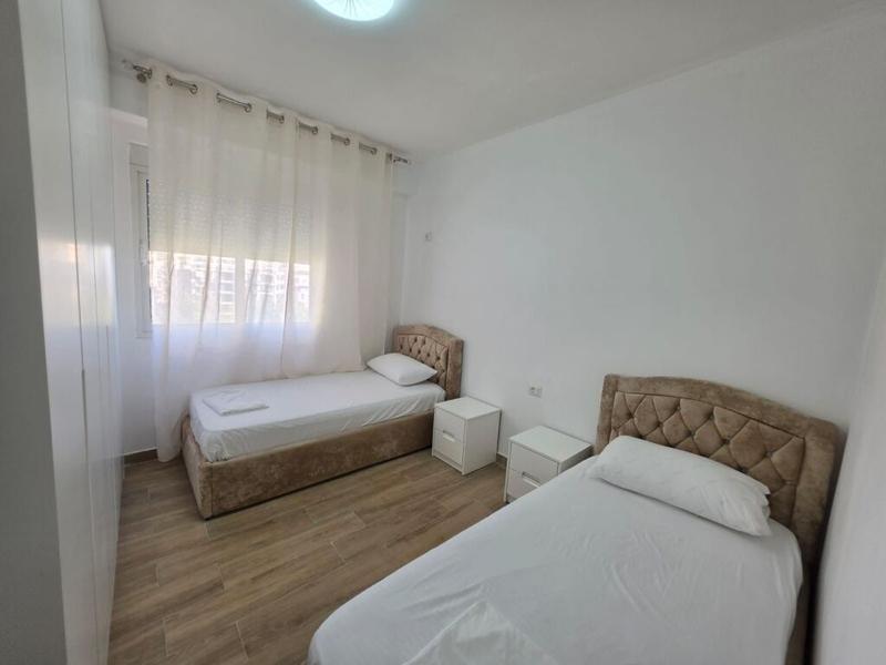 Apartament me qera në Rr. Gjergj Arianiti, Vlorë, 100 m². Foto 5 nga 9