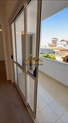 Apartament 2+1 në shitje në Lagjia Nr 6, Durrës, 80 m². Foto 3 nga 10