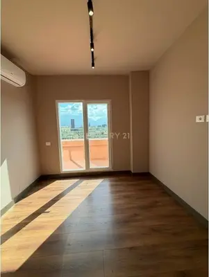 Appartamento 3+1 in affitto a Rruga Petro Nini Luarasi, Tirana, 135 m². Foto 1 di 11