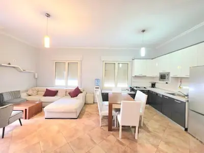 Appartamento 2+2 in affitto a Kopshti Botanik Zoologjik, Tirana, 108 m². Foto 2 di 9