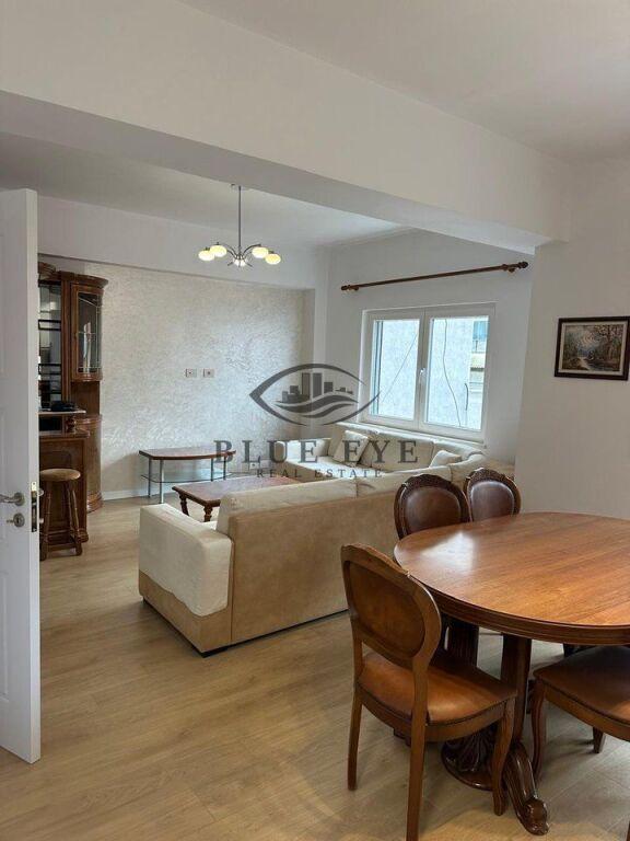 Apartament 2+1 me qera në Markata Fruta Perimeve & Bylmet, Durrës, 110 m²