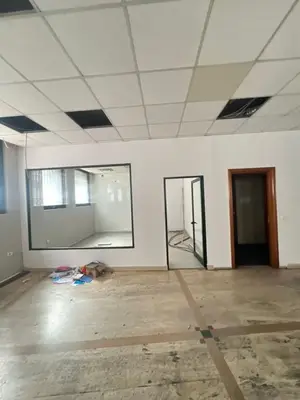Locale commerciale in affitto a Radio Televizioni Shqiptar, Tirana, 403 m². Foto 3 di 3