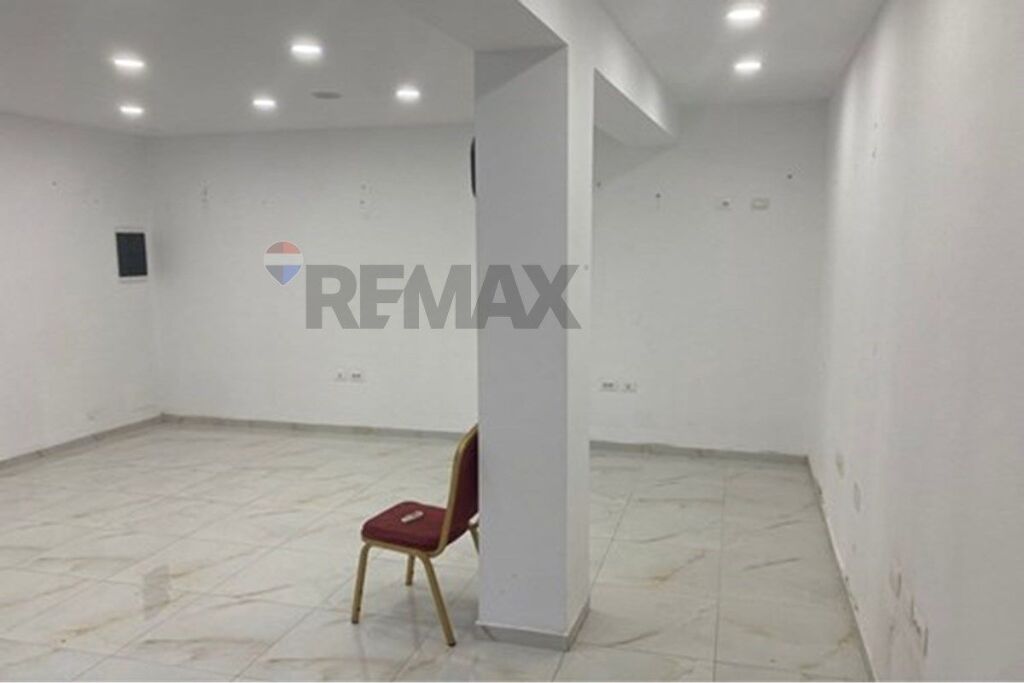 Shop for rent in Komuna e Parisit, Tirana, 48 m². Photo 2 of 3
