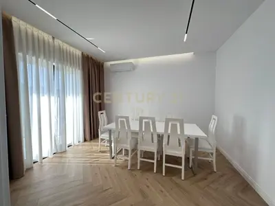 Vilë me qera në Sauk i Vjetër, Tiranë, 240 m². Foto 8 nga 12