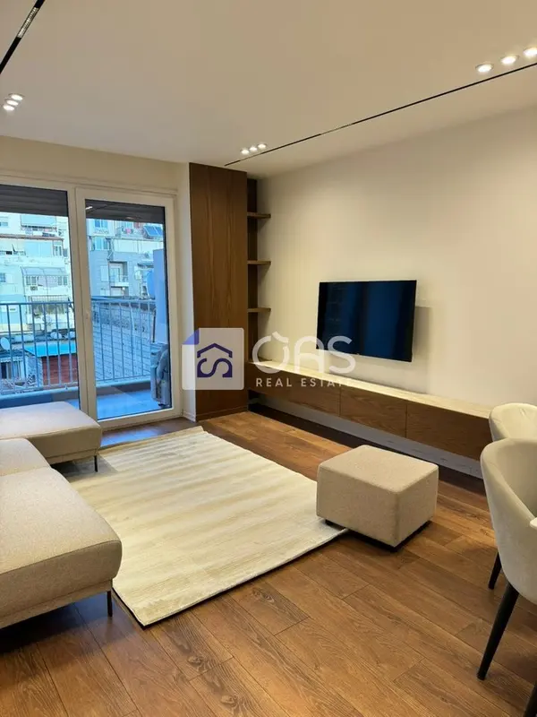 Appartamento 1+1 in affitto a Xhamllik, Tirana, 49 m²