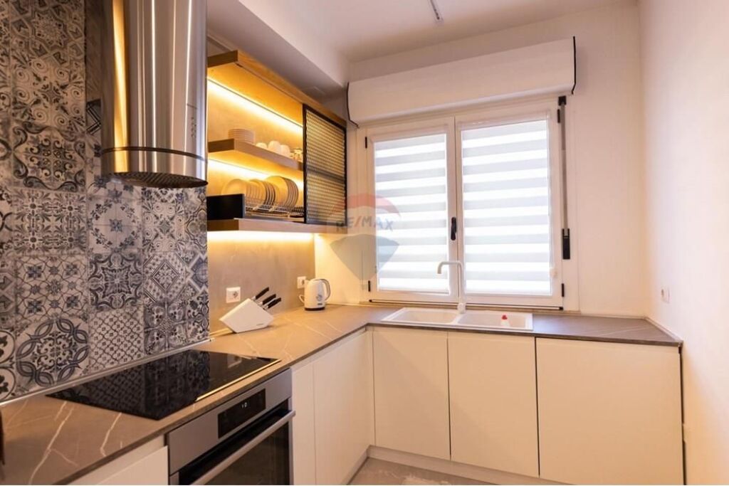 Apartment for sale in Sheshi Skënderbej, Tirana, 105 m². Photo 3 of 3