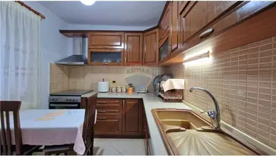 House for sale in Cole, Vlorë, 289 m². Photo 10 of 12